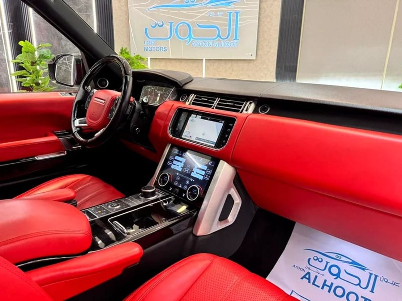 Land Rover Range Rover AUTOBIOGRAPHY FACELIFT TO || AUTOBIOGRAPHY KIT RR VOGUE V8 II GCC || TOP RANGE || PANORAMIC ||SCREENS