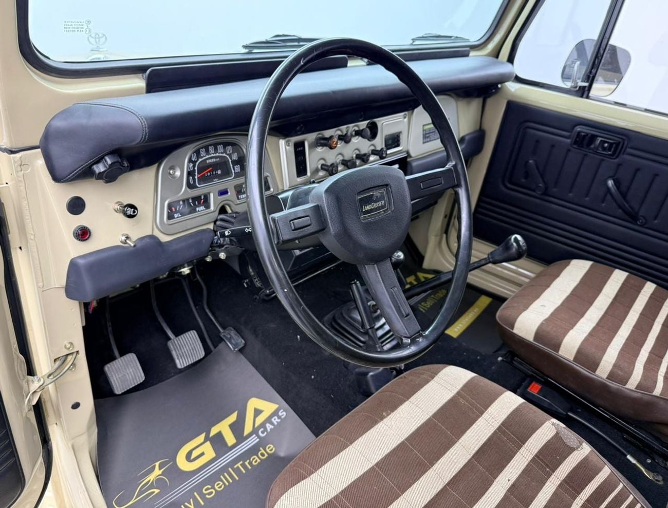 Toyota Land Cruiser 1984 Toyota Land Cruiser 2 Doors, Heating System, Sanyo Audio System, Excellent Condition