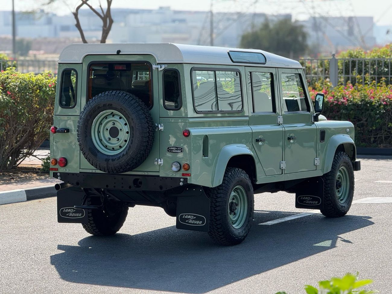 Land Rover Defender GERMAN SPEC LESS KILOMETER