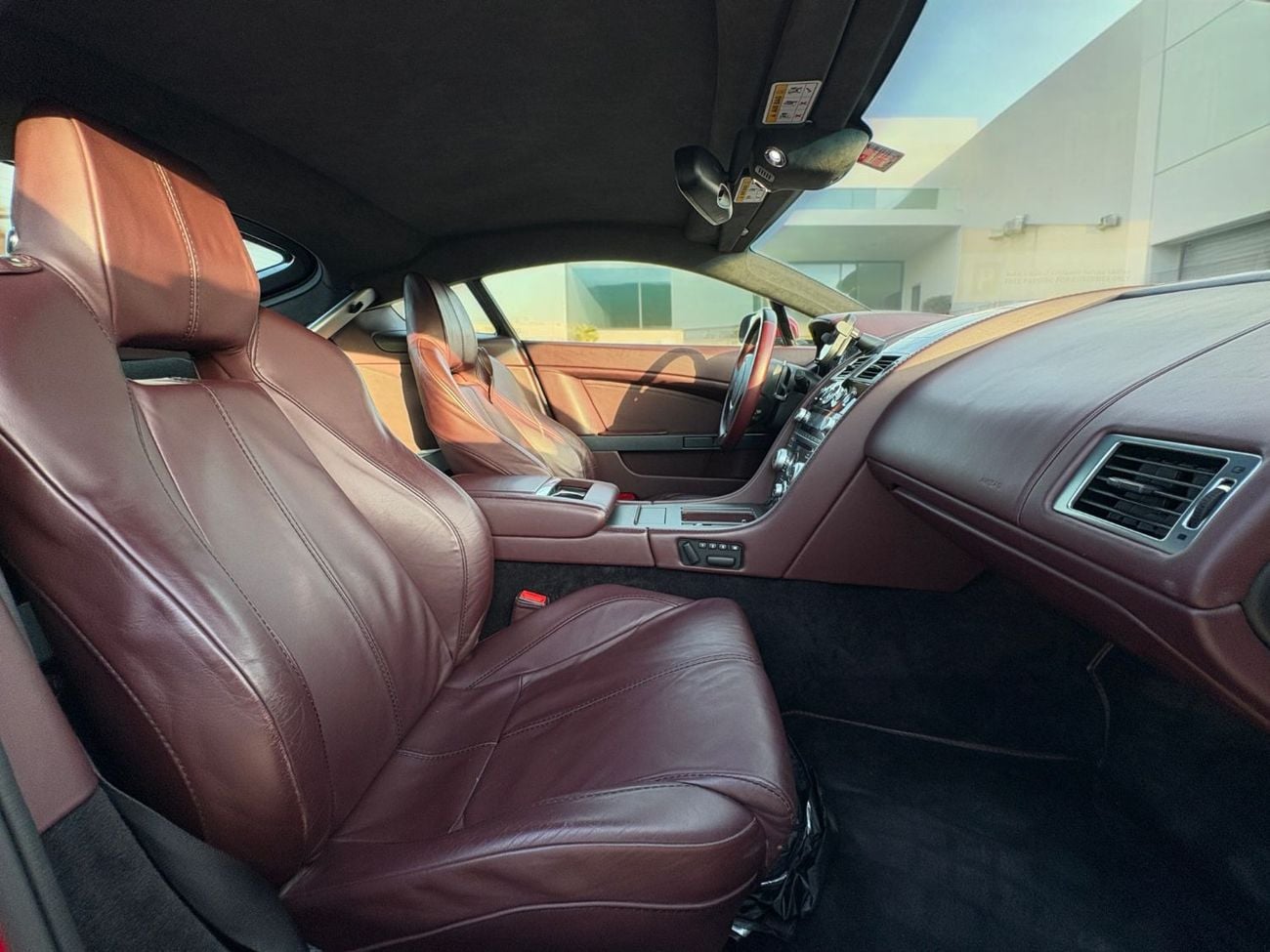 أستون مارتن فانتيج ASTON MARTIN VANTAGE | 4.7L V8 | 2009 | GCC SPECS