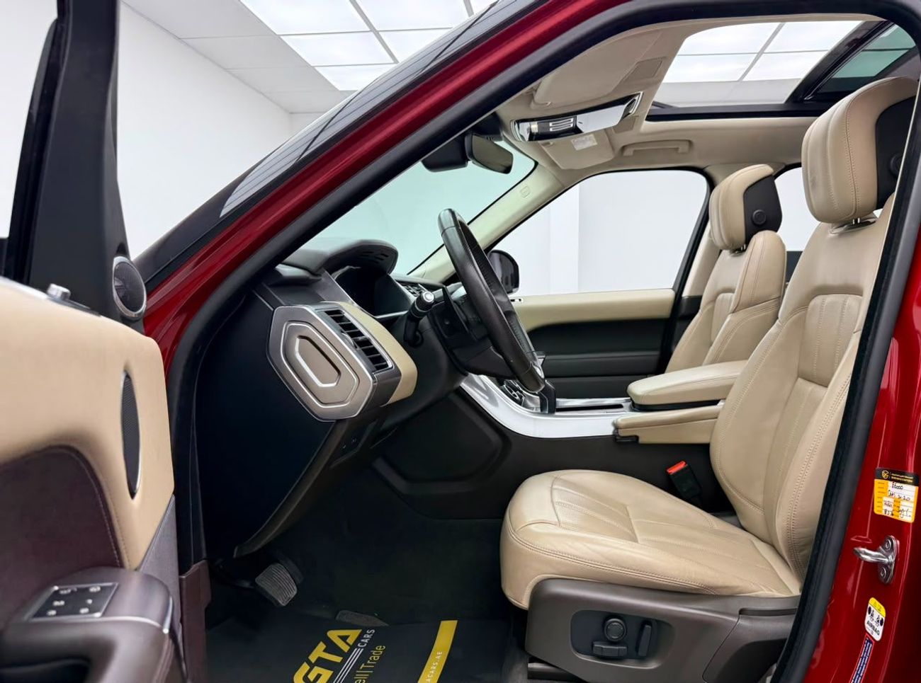Land Rover Range Rover Sport HSE DYNAMIC 2020 Range Rover Sport HSE, Warranty, Full Service History, Fully Loaded, Excellent Condition, GCC