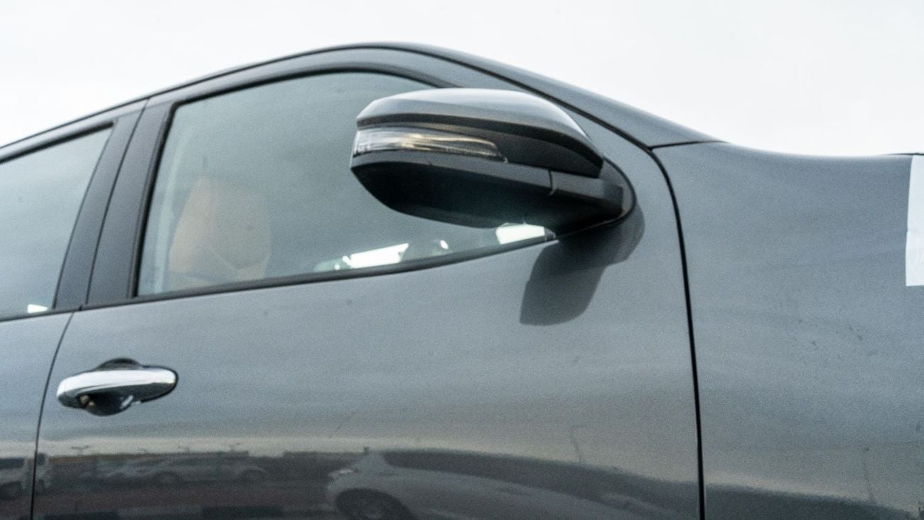 تويوتا فورتونر VXR 2026 Toyota Fortuner VX 4.0L AT Petrol (Gray-Tan)