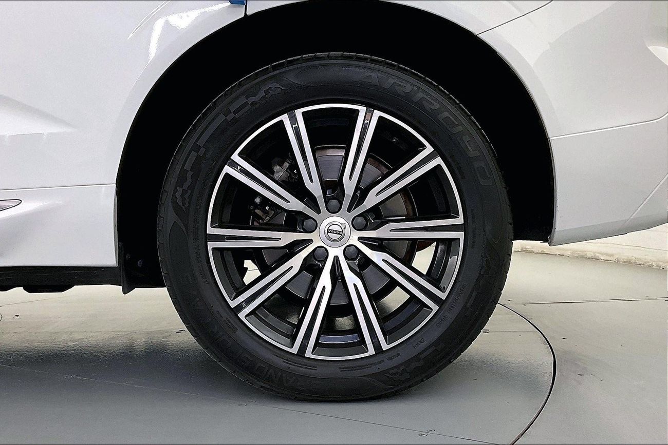 Volkswagen T ROC Trend | 1 year free warranty | 0 Down Payment