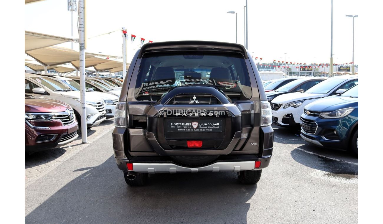 Mitsubishi Pajero GLS Mid ACCIDENTS FREE - ORIGINAL PAINT - GCC - MID OPTION - PERFECT CONDITION INSIDE OUT