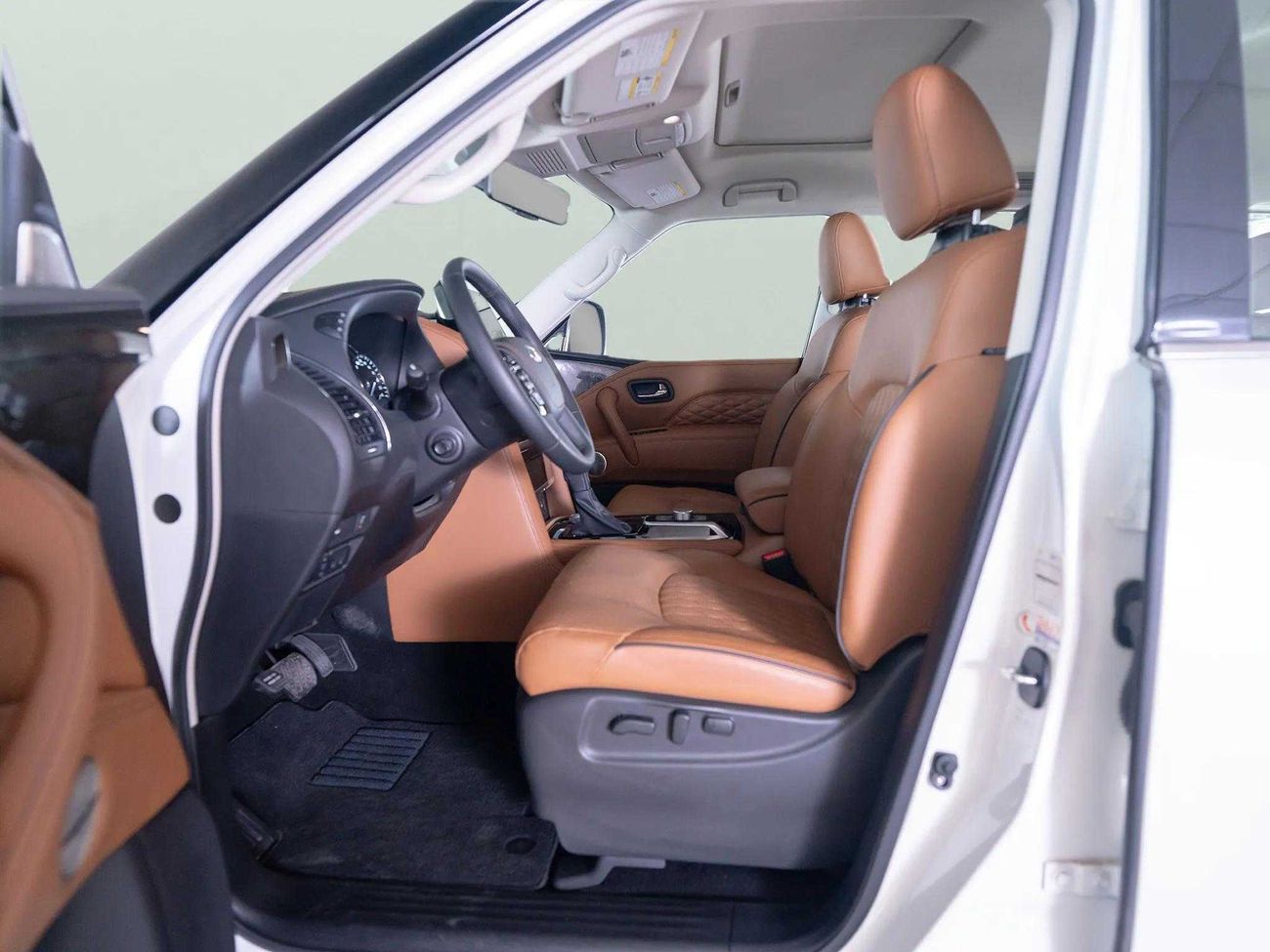 Infiniti QX80 LUXE 5.6