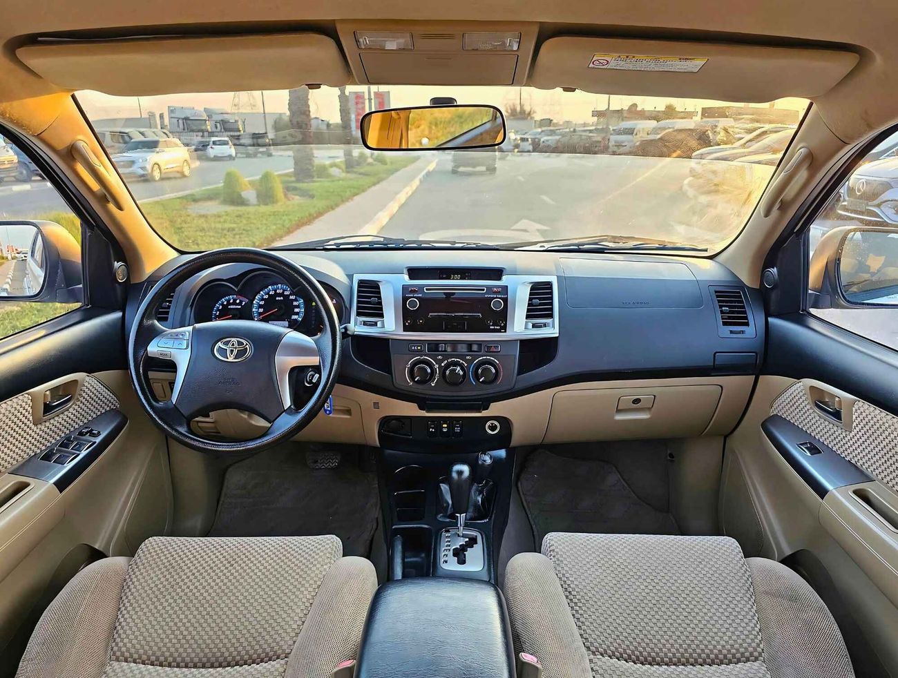 تويوتا فورتونر V4 GCC/ 4WD/ LOW MILEAGE/ SINGLE OWNER/ NON ACCIDENT/ EXCELLENT CONDITION/ LOT# 65624