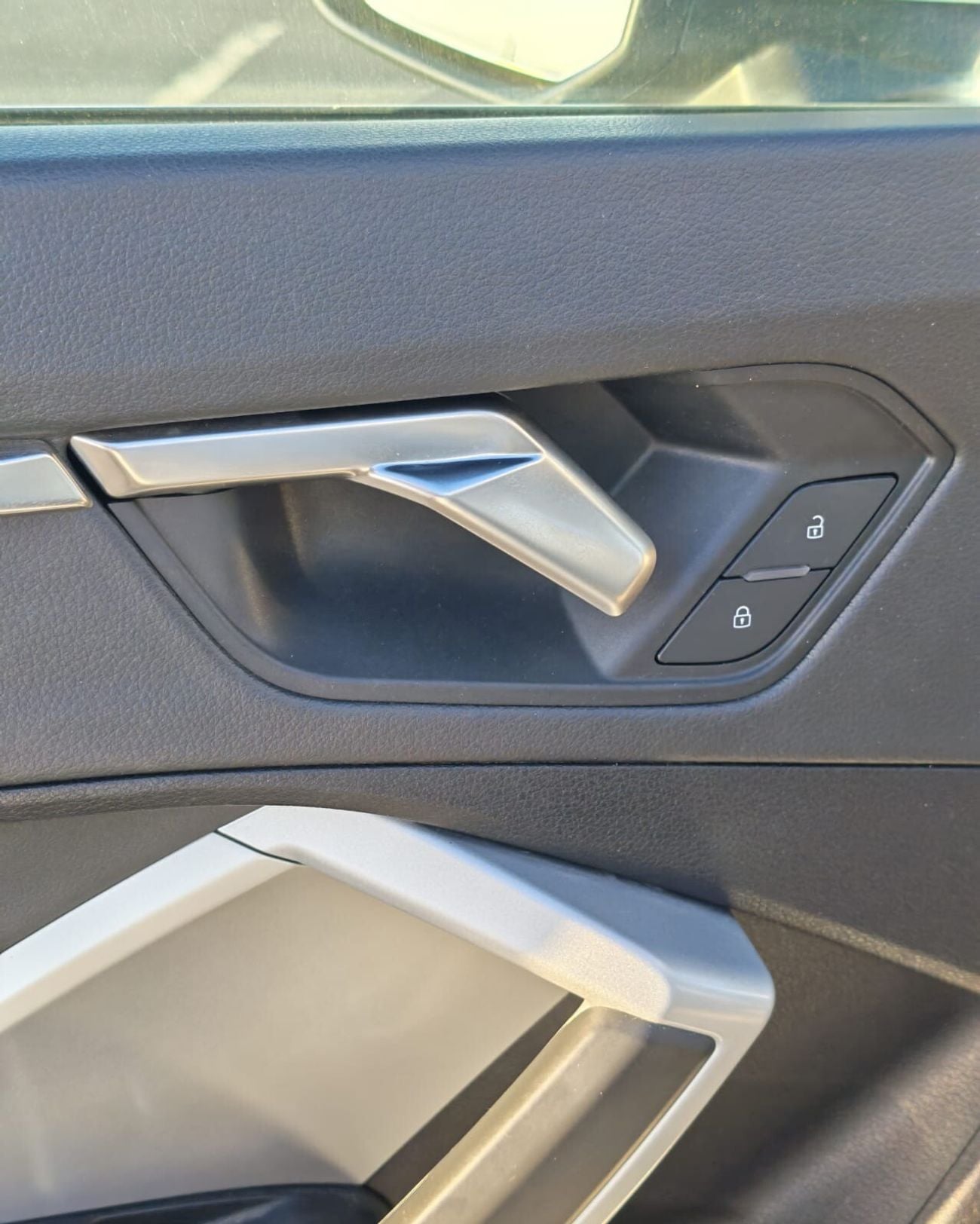 Audi Q3 40 TFSI quattro S Line 2.0L SUV