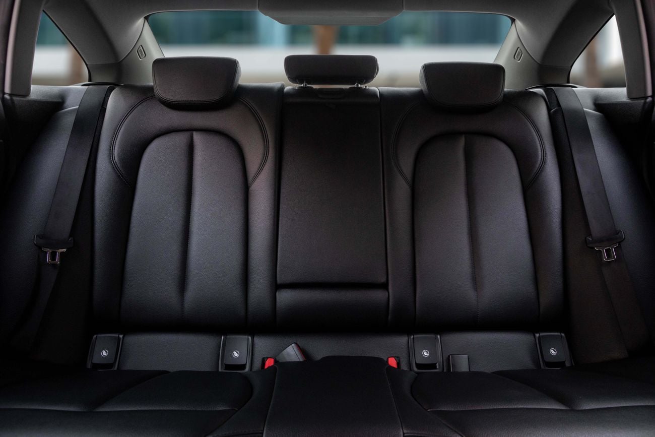 بي أم دبليو 218 BMW 218i