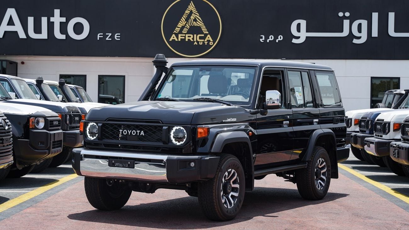 Toyota Land Cruiser 70 HT VXR LC76 4.0L PETROL 26 YM FULL OPTIONS