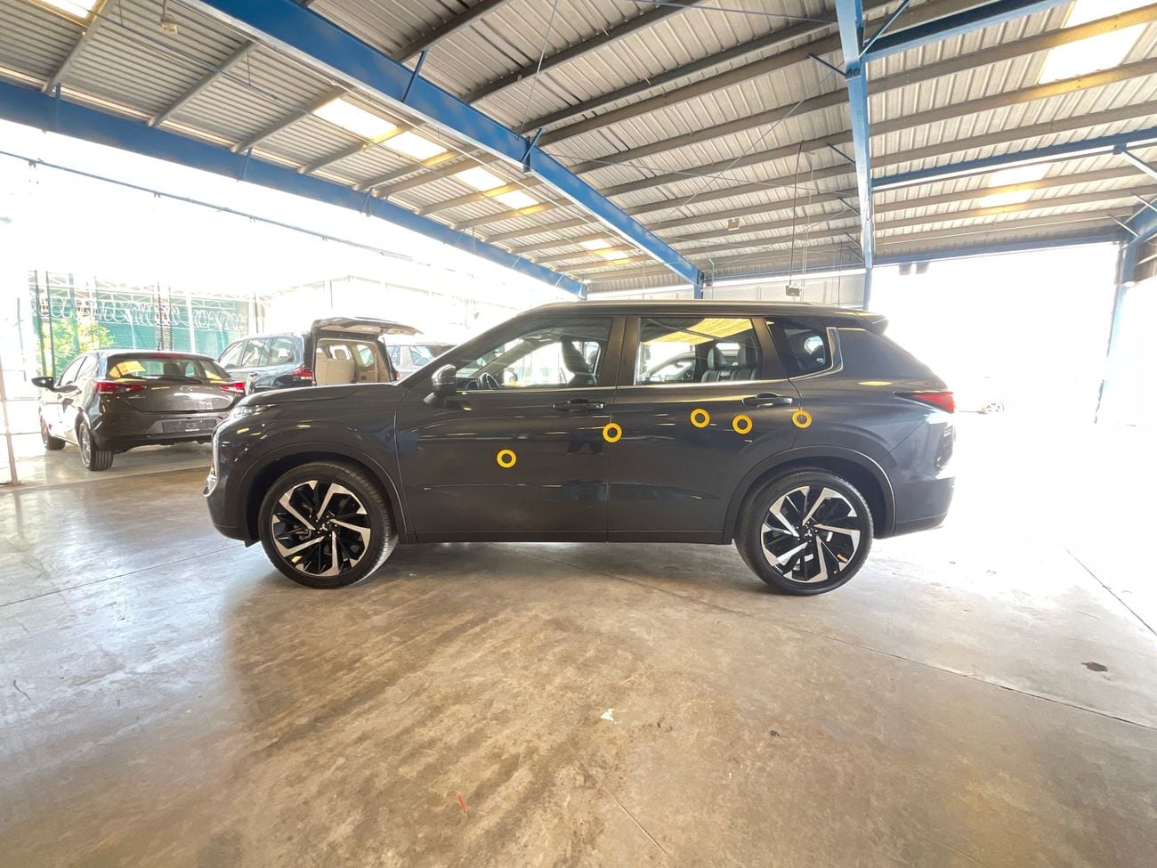 ميتسوبيشي آوتلاندر 2.5 AUTO 4WD 7SEAT HL | شامل الضمان | 0 ﺪﻔﻋﺓ ﺃﻮﻟﻯ