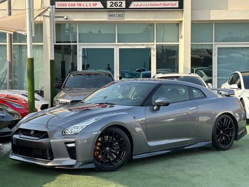نيسان جي تي ار PREMIUM