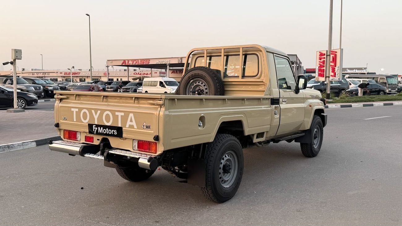 تويوتا لاند كروزر بيك آب Std 4.0L Single Cab Utility 4WD