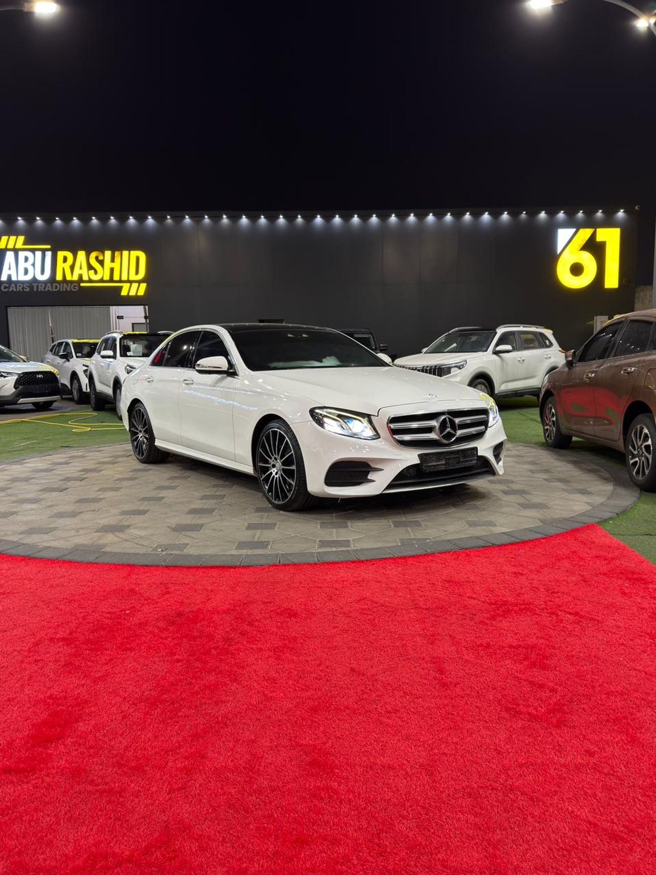 مرسيدس بنز E300 Premium 2.0L