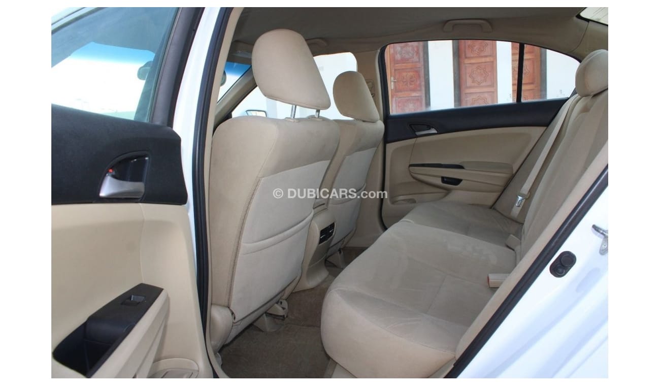 هوندا أكورد هوندا أكورد 2012 خليجي بحالة ممتازة بدون حوادث