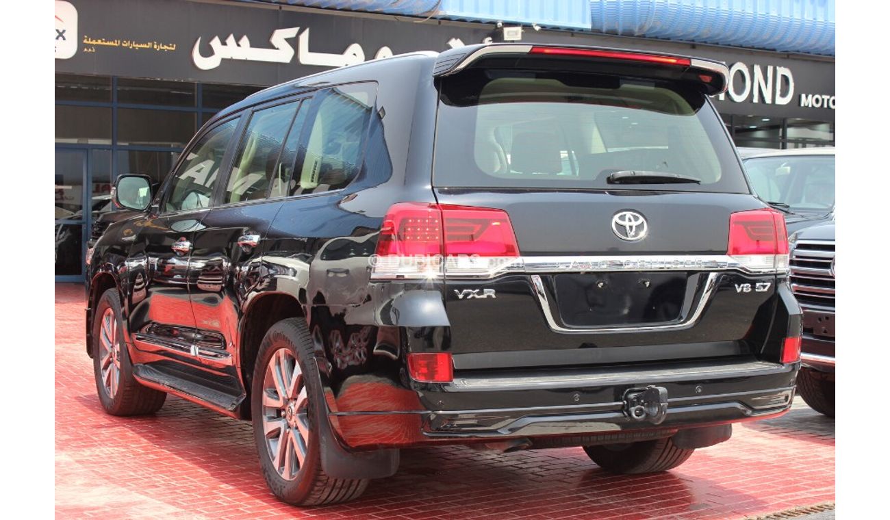 Toyota Land Cruiser (2016) VXR V8 5.7, GCC