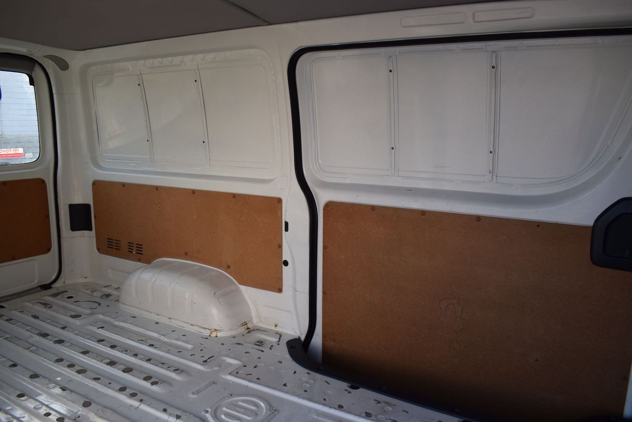 Toyota Hiace GL - Standard Roof Toyota Hiace Std Roof Van, model:2021. free of accident with low mileage