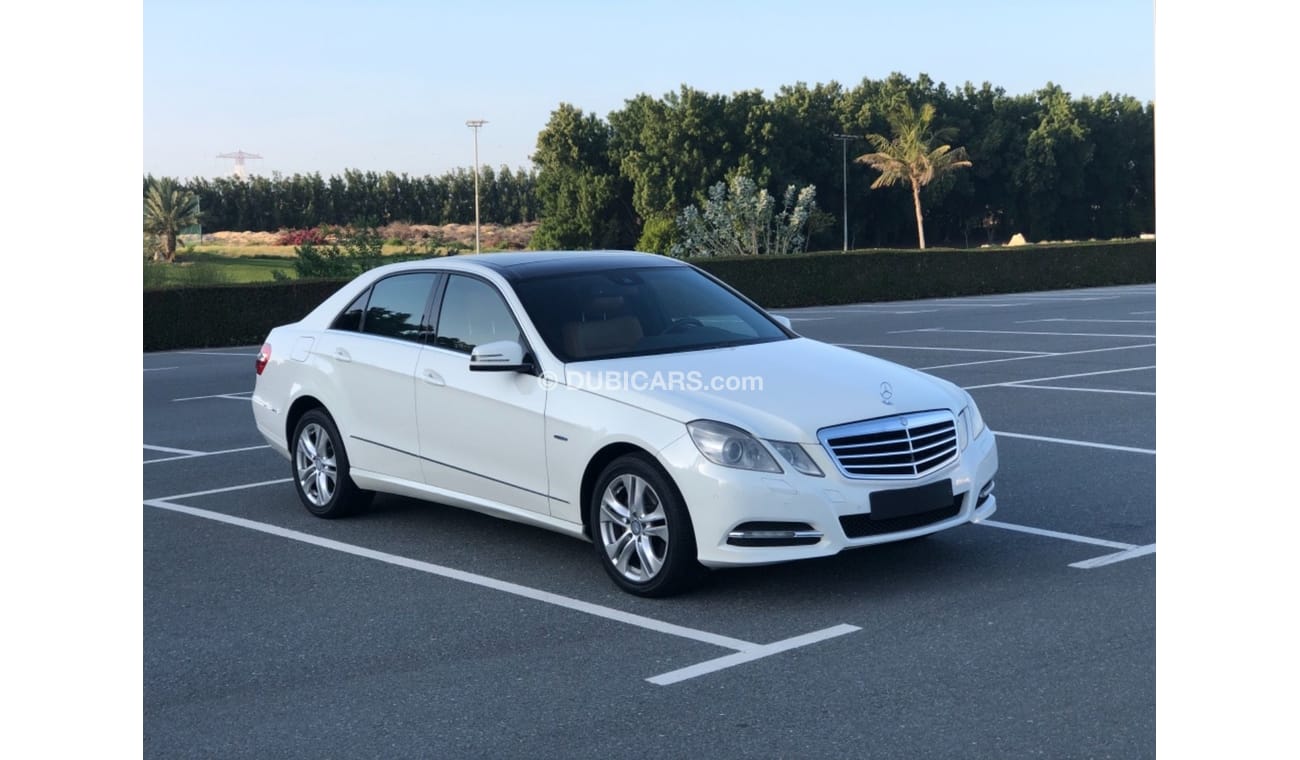 Mercedes-Benz E 250 Model 2011 GCC CAR PERFECT CONDITION INSIDE AND OUTSIDE FULL OPTION PANORAMIC ROOF LEATHER SEATS