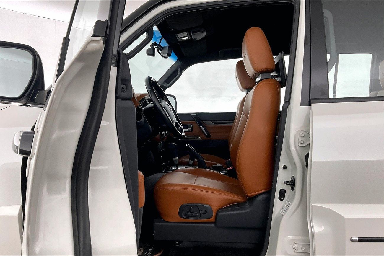 ميتسوبيشي باجيرو Signature Edition | شامل الضمان | 0 ﺪﻔﻋﺓ ﺃﻮﻟﻯ