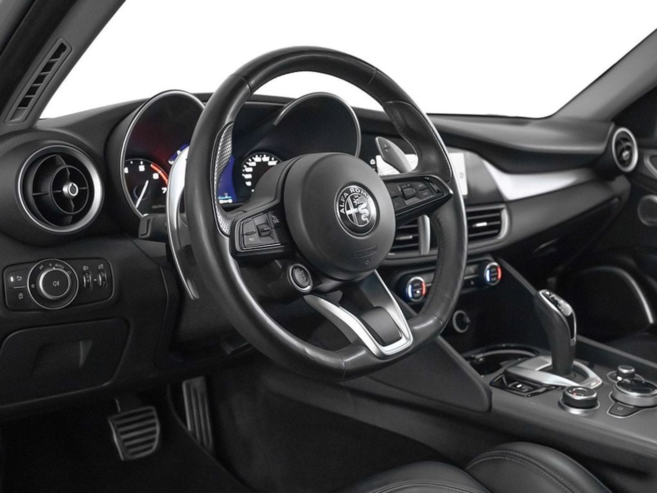 ألفا روميو جوليا Veloce 2.0L RWD