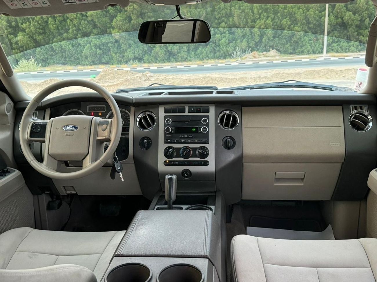 Ford Expedition XLT In excellent condition and requires no expenses