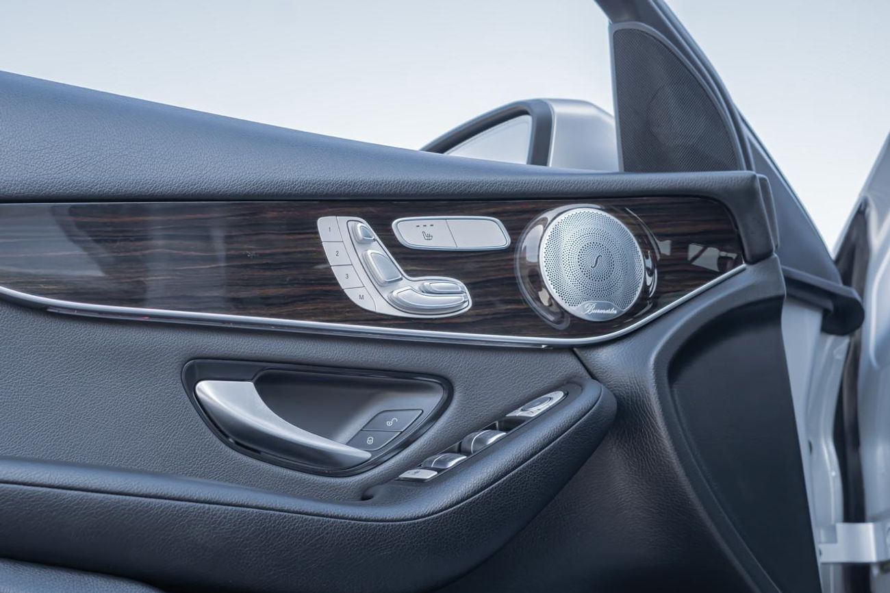 Mercedes-Benz GLC 300 Premium + 2.0L