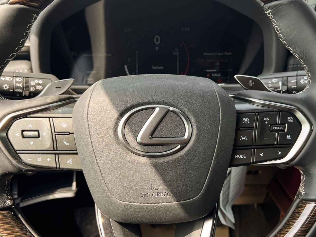 لكزس LX 600 TURBO SPORT EXPORT ONLY - LEXUS LX600 3.5L TURBOSPORT