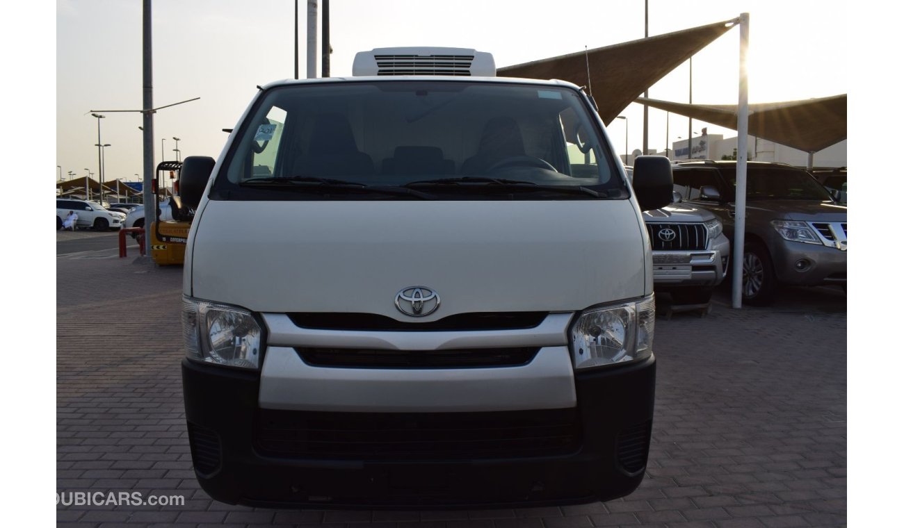 Toyota Hiace GL - Standard Roof Toyota Hiace std roof chiller, model:2017. Excellent condition