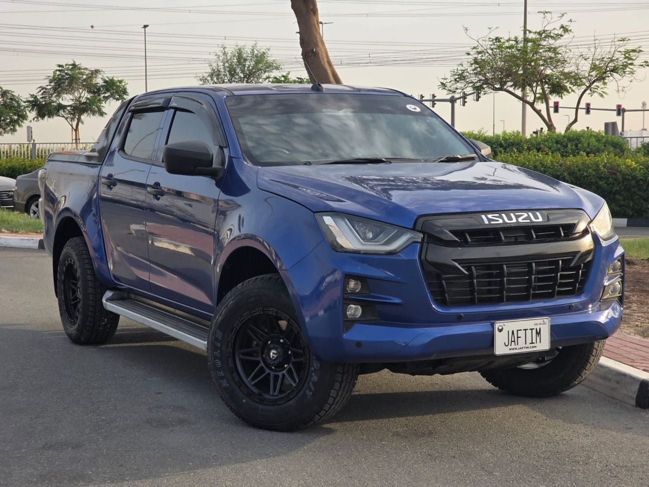 إيسوزو D ماكس -