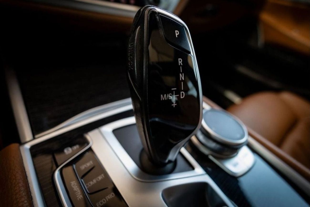 بي أم دبليو 730Li BMW 730Li M-Sport 2020 GCC under Warranty with Flexible Down-Payment.