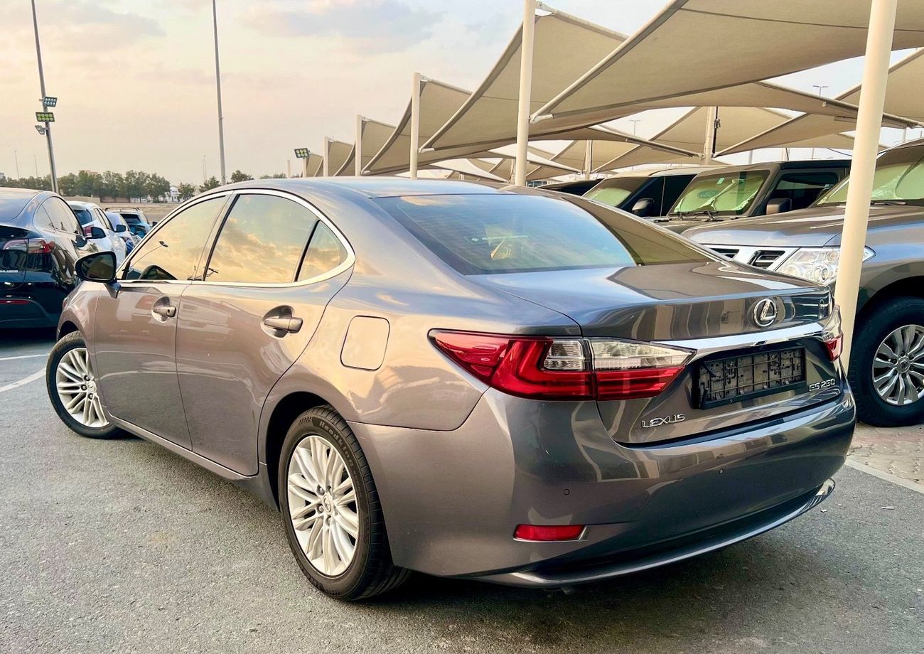 Lexus ES250 Prestige 2.5L