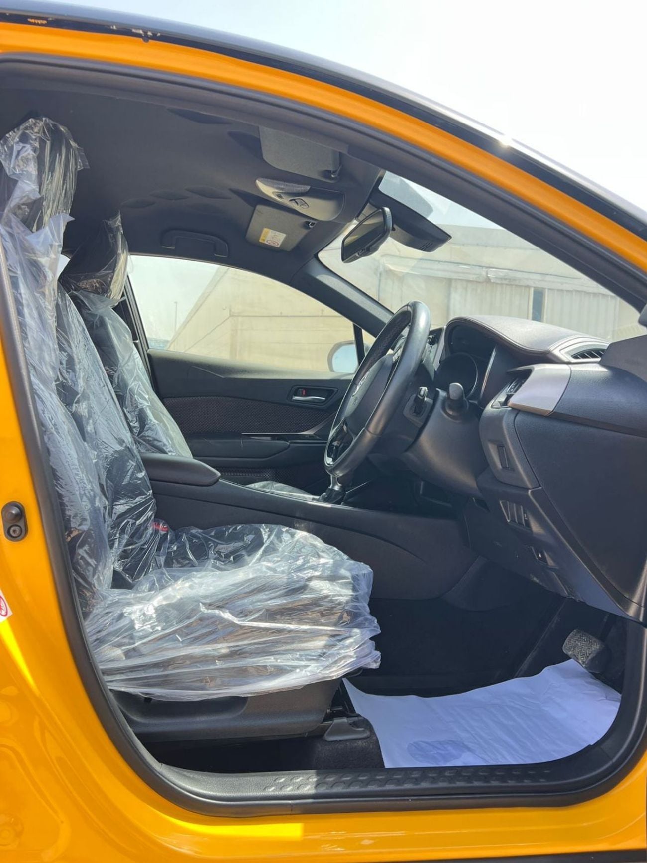 تويوتا CHR Toyota CHR ,1200 CC ,Right Hand Drive ,2017 Model  ,Yellow Color