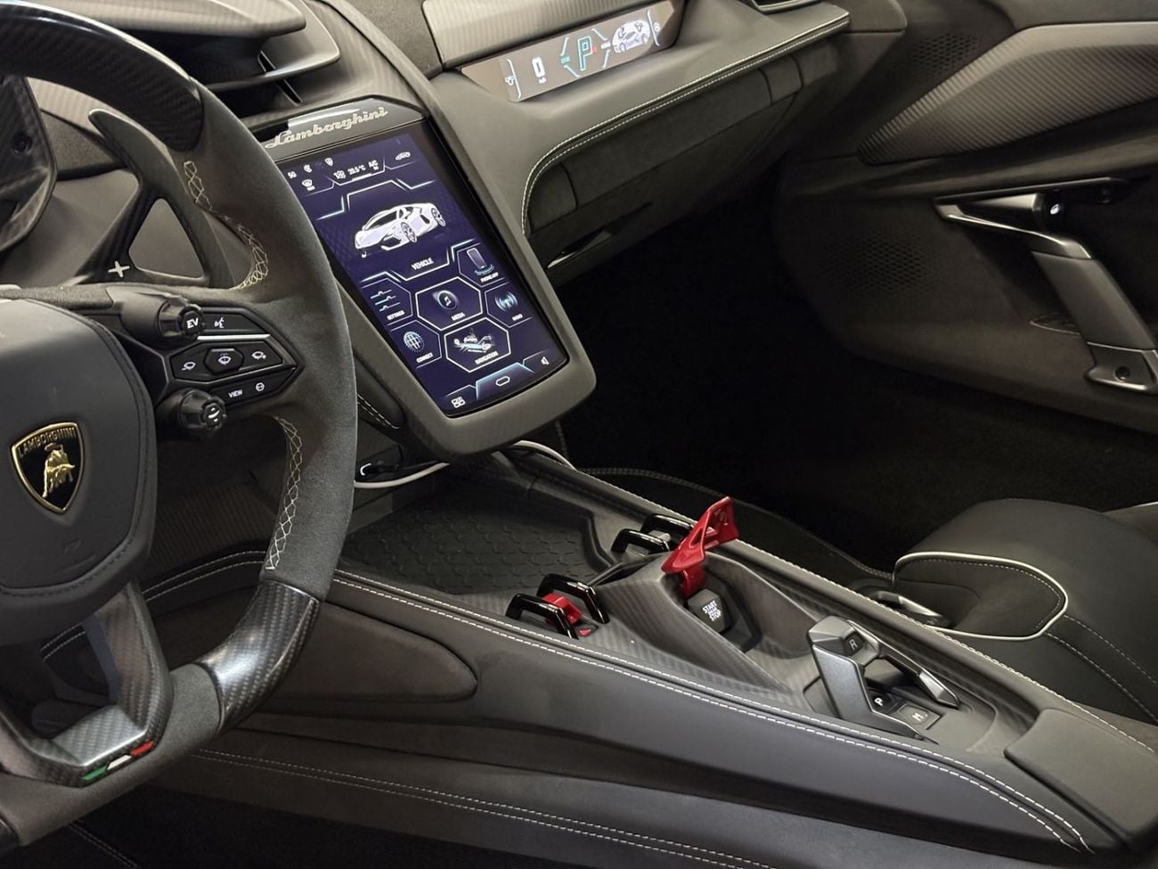 لامبورغيني ريفويلتو AED 30,400 P.M | 0% DOWN PAYMENT | LAMBORGHINI REVUELTO CARBON EDITION | 6.5L V12 HYBRID – 1,001 HP 