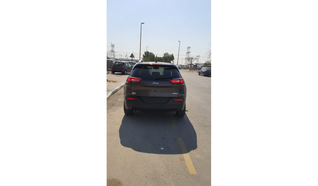 Jeep Cherokee LATITUDE PLUS 2018 GRAY