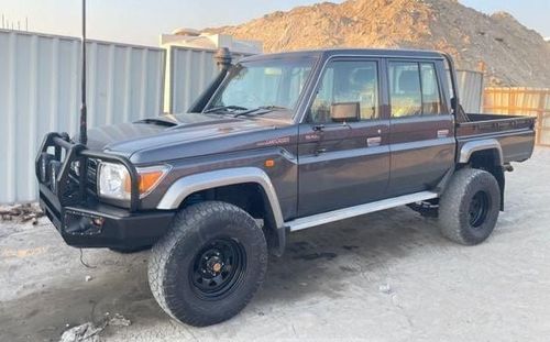 Toyota Land Cruiser Pick Up DIESEL 4.5 LITER ,RIGHT HAND DRIVE ,ONLY FOR EXPORT AVAILABLE