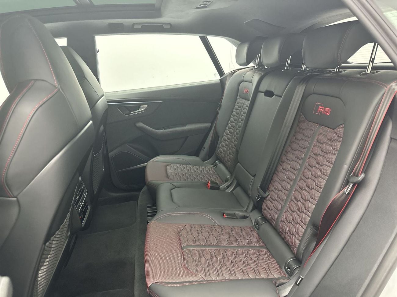 أودي RSQ8 RS Q8 SUV Performance 640hp Carbon Edition (Ref# 23677)