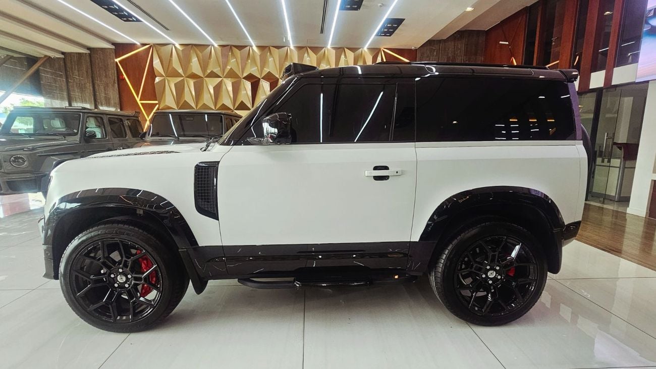 لاند روفر ديفندر 90 X-DYNAMIC SE P400 Land Rover Defender 90 SE P400 X Dynamic URBAN