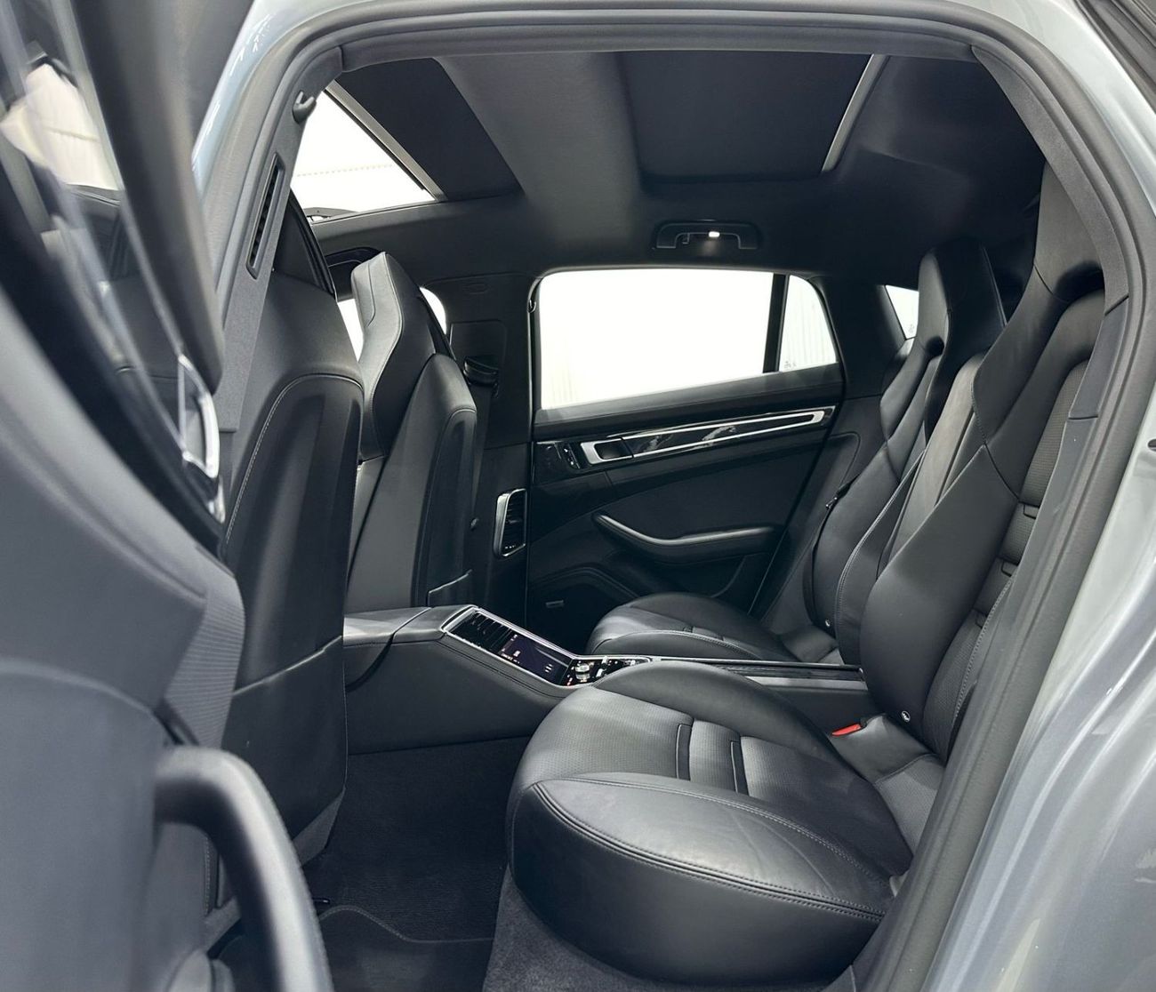 بورش باناميرا 2017 Porsche Panamera 4S,Aug 2024 Al Naboodah Warranty, Full Al Naboodah Service History, GCC