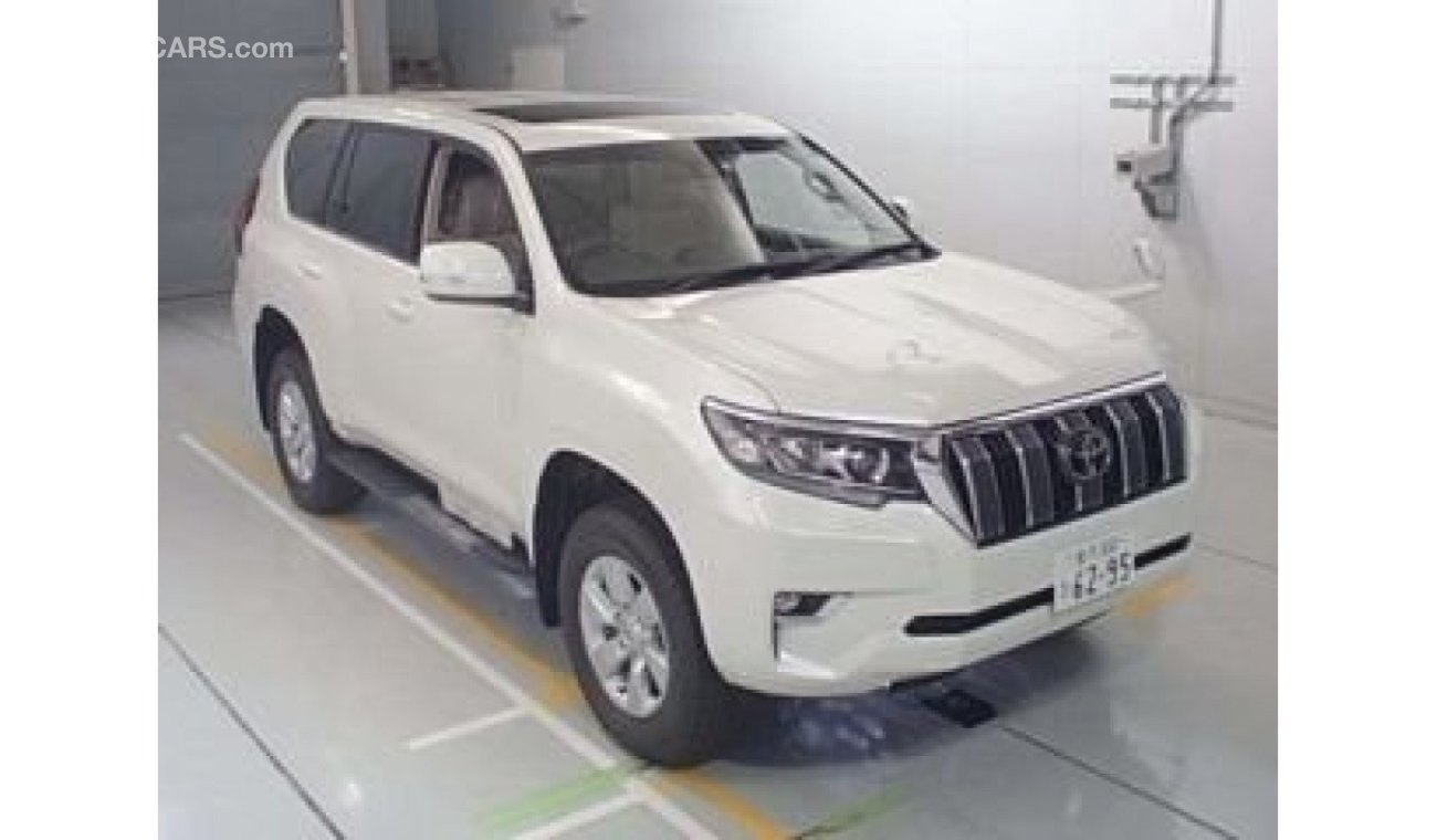 تويوتا برادو Right hand Japan NEW 2022 Toyota Prado 2.7cc petrol auto 7 seater with sunroof pearl white with beig