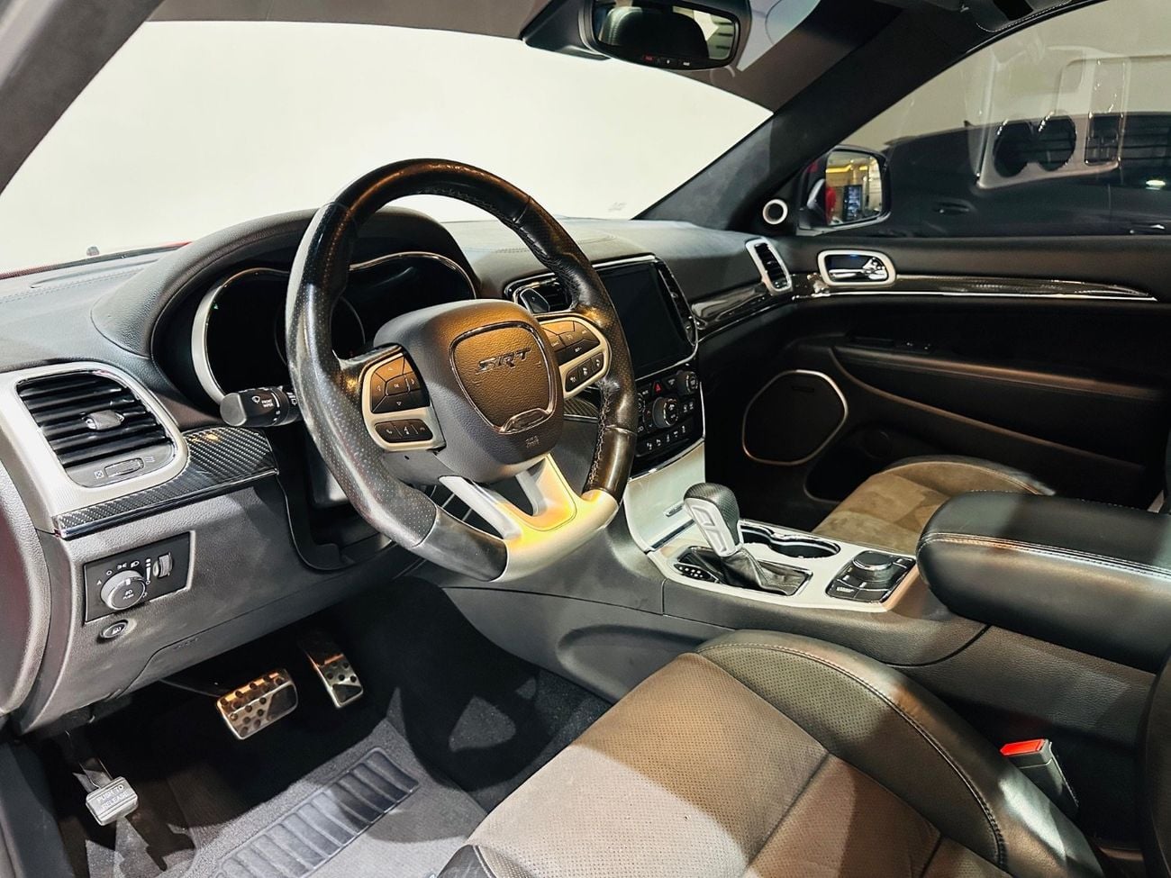 جيب جراند شيروكي SRT 6.4L