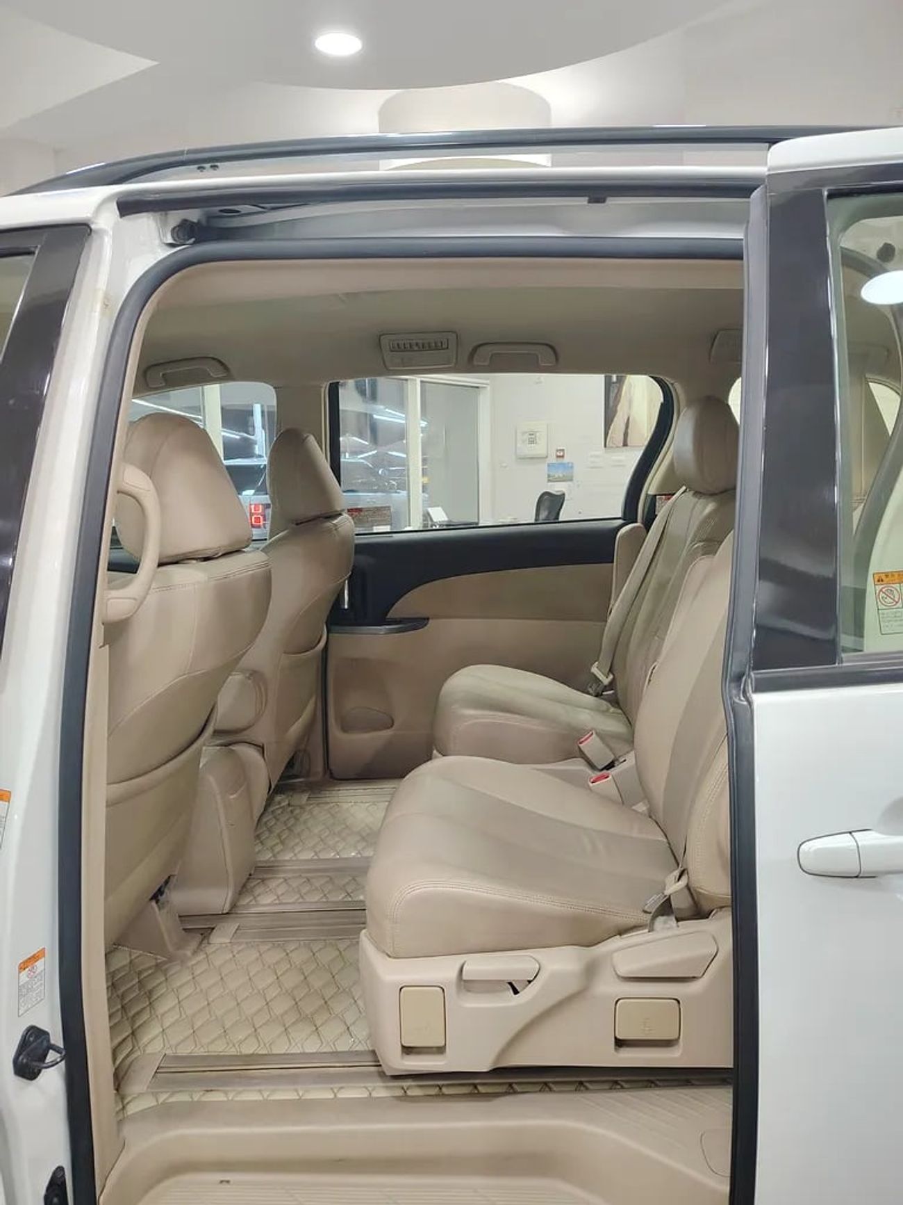 Toyota Previa SE 2.4L SE Full option GCC