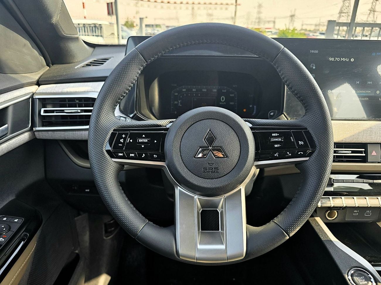 Mitsubishi Xforce Mitsubishi XFORCE P-LINE 1.5L SUV FWD 5Doors white color 2025 model