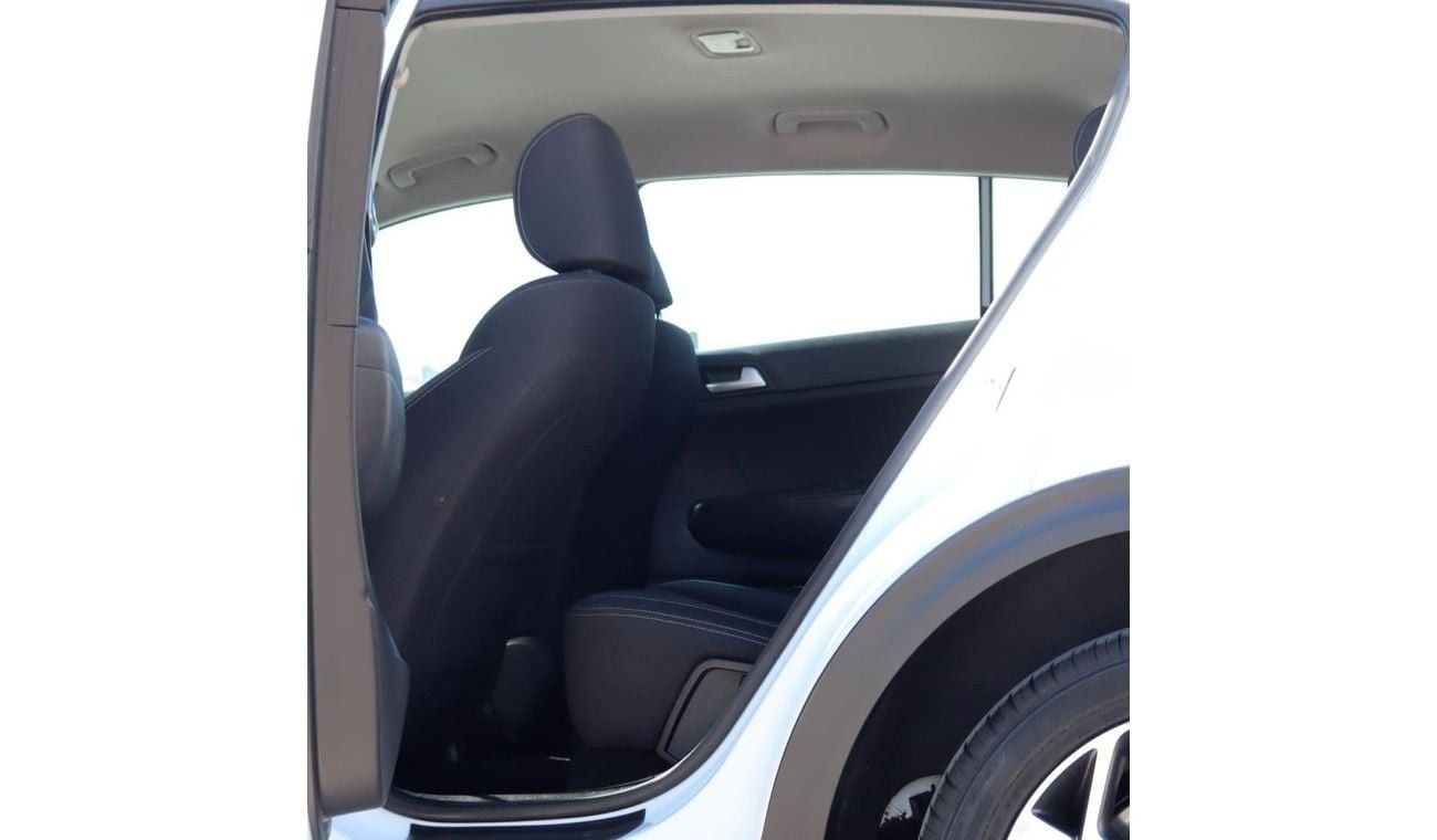 كيا سبورتيج Base 1.6L kia Sportage 2020 1.6L GCC accident free in excellent condition 1132 P.M