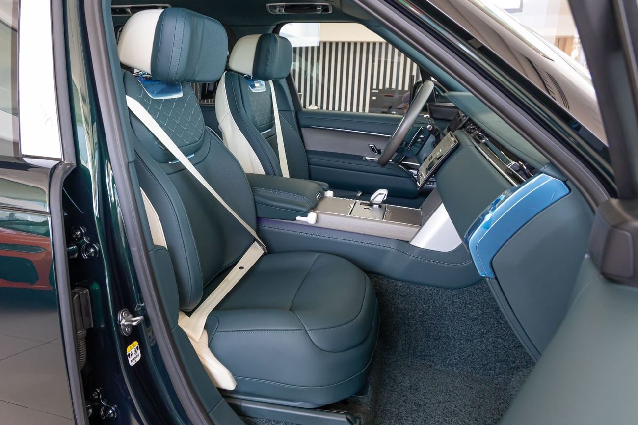 Land Rover Range Rover SV LWB P615 Range Rover | Vogue | SV | GCC | 4.4L Twin-Turbo V8 | SWB | AWD | VIP Rear Seats | 2026