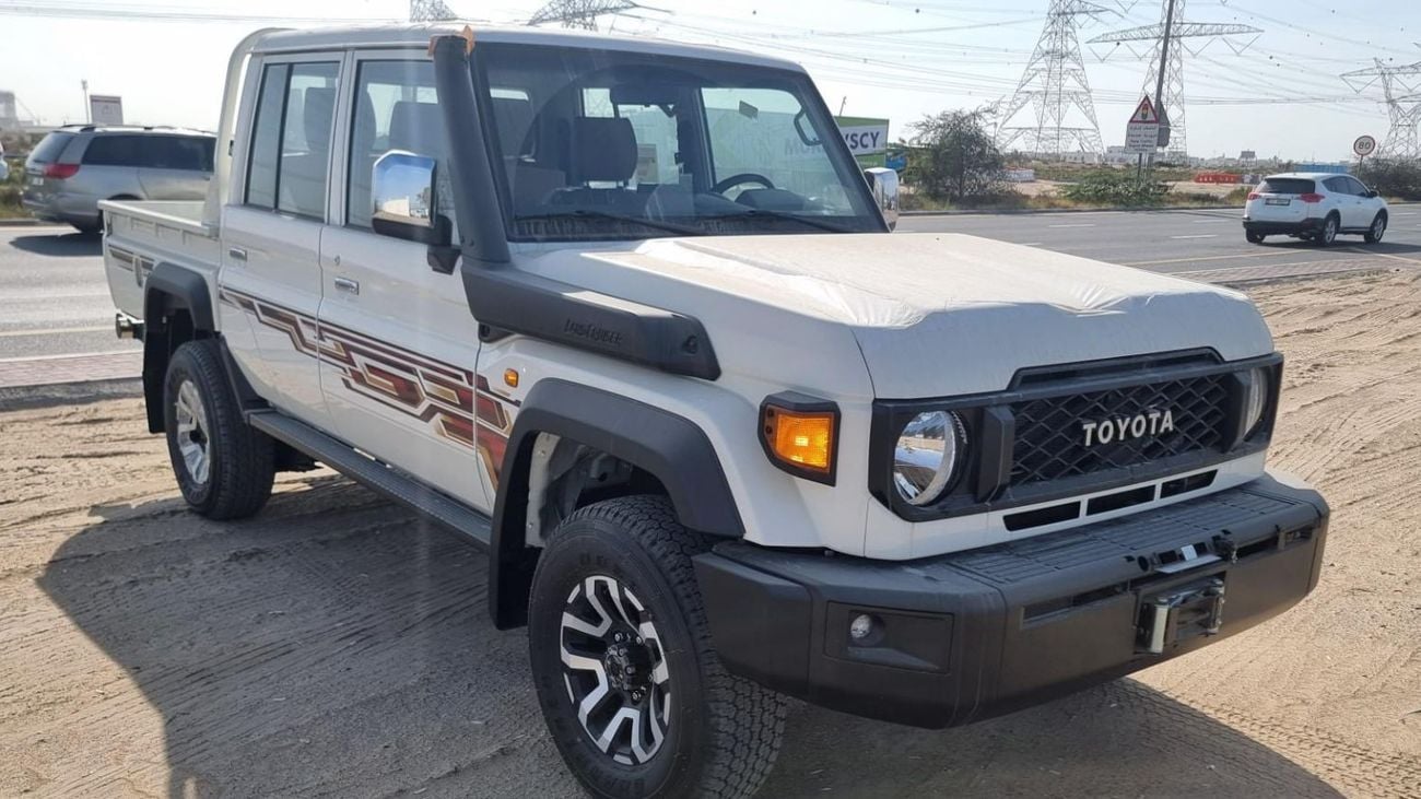 Toyota Land Cruiser Pick Up LC79 DC 2.8L Z Turbo-Diesel AT 2024YM [AVAILABLE IN WHITE & BEIGE COLOR]