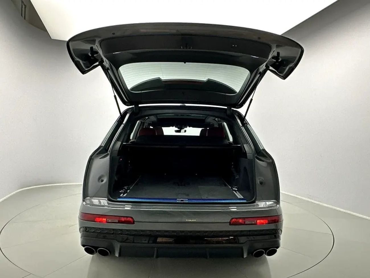 Audi SQ7 SUV TFSI 507hp (Ref# 011647)