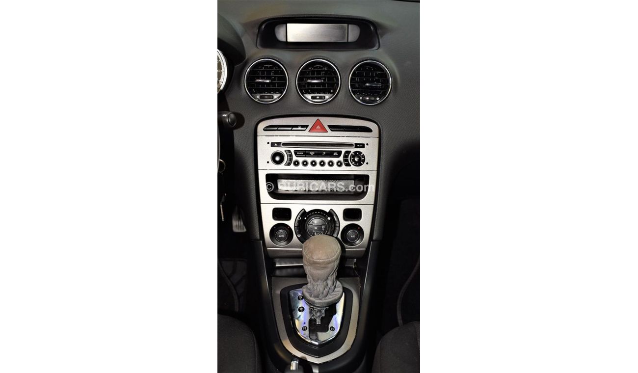بيجو 308 VERY LOW MILEAGE ( 70,000 KM ) ORIGINAL PAINT ( صبغ وكاله ) Peugeot 308 2011 Model GCC Specs!