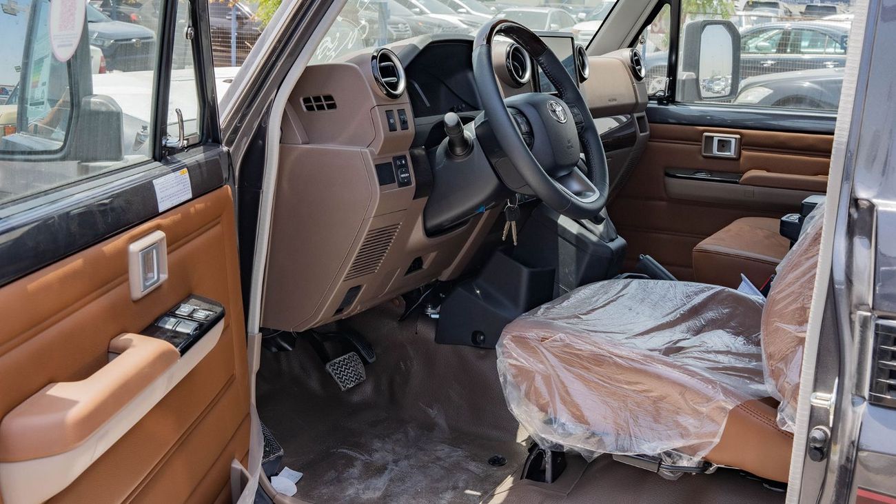 تويوتا لاند كروزر بيك آب 2025 Toyota Land Cruiser LC79 4.0L AT Petrol (Gray)
