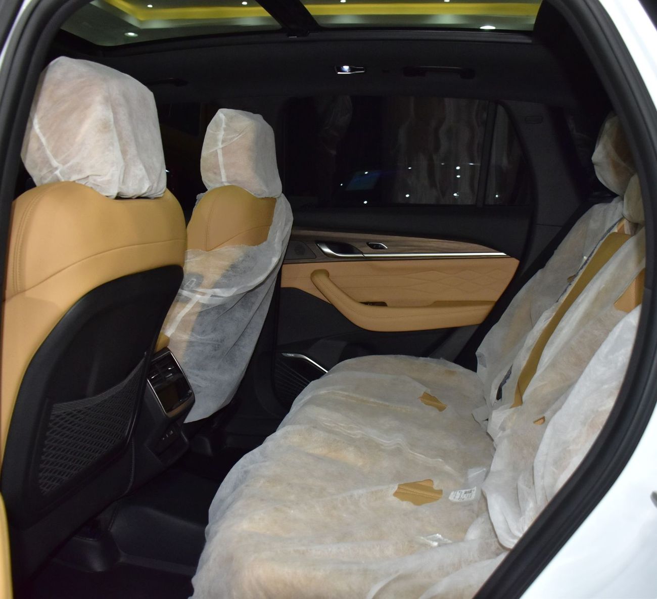 Geely Monjaro EXCELLENT DEAL for our Geely Monjaro 4WD ( 2026 Model ) in White Color GCC Specs