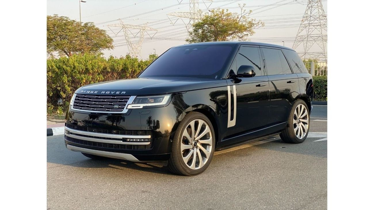 Land Rover Range Rover **2023** V6 P400 GCC SPEC UNDER WARRANTY AND SERVICE