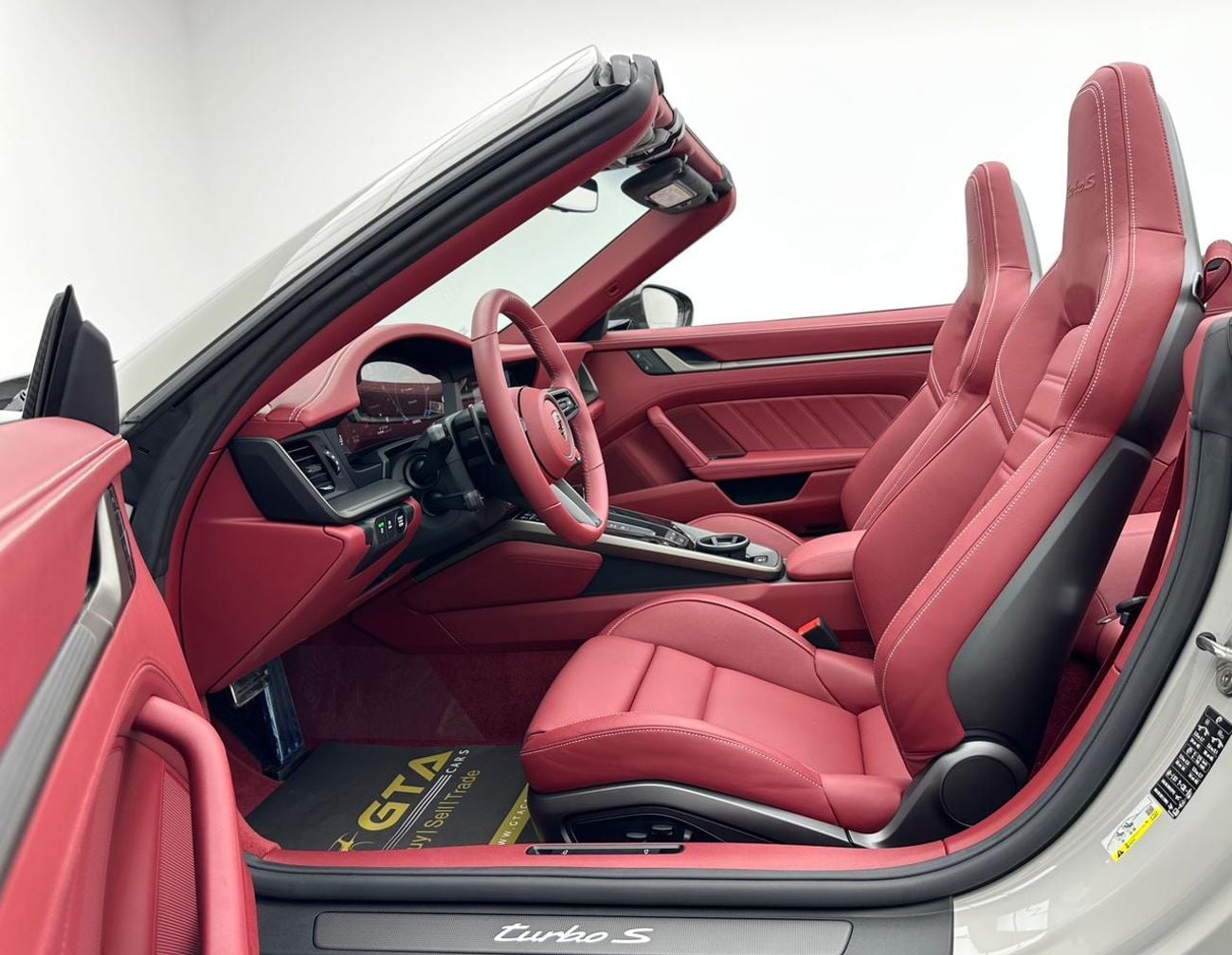 Porsche 911 TURBO S 2026 Porsche 911 T-Hybrid, May/2031 Porsche Warranty, Excellent Condition, GCC